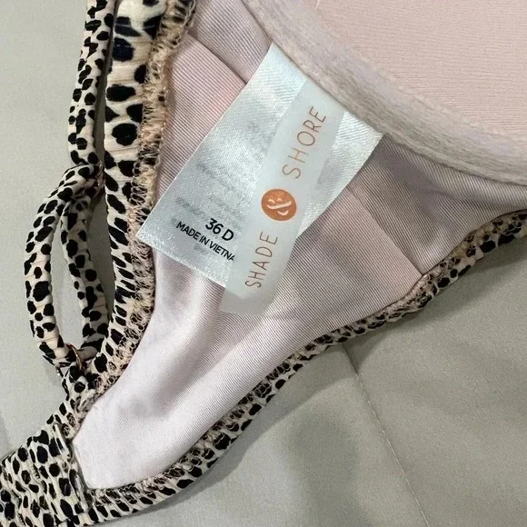 🔥Bikini top. Animal print, underwire support, like new! - Picture 2 of 5